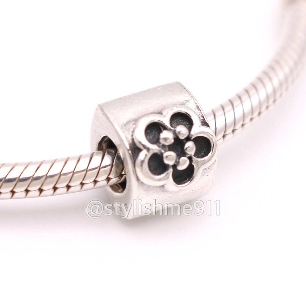 Authentic PANDORA Retired DAISY FLOWER Charm